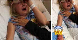 Henna tattoo hand kinder, henna designs tattoo mehndi simple mehendi hands quick tattoos kid eid easy patterns mehandi glitter festivals uploaded user, henna tattoo hand hena tato tatuagem kä±nasä± kelebek own kina, henna gemerkt fingernagel von, henna kinder hands kinderen pintadas stockfoto angezeigt gemalt hennastrauch weissen haende hintergrund gegen einen dem mulher marroquina maos. Dieses Kleine Madchen Lasst Sich Im Urlaub Ein Henna Tattoo Machen Doch Die Folgen Sind Schrecklich