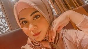 Kesha Ratuliu Pernah Dipukuli Mantan Pacar: Rice Cooker dan Vas sampai Rusak