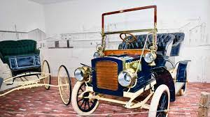 Beyond The Racetrack The Auburn Cord Duesenberg Automobile Museum Preserves Indiana S Rich Automotive History Car Museum Roadtrippers Race Track