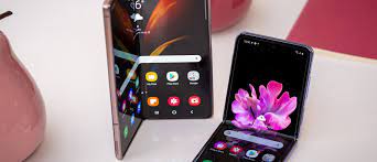 It's all about how it opens. Samsung Galaxy Z Fold 3 And Galaxy Z Flip 3 Mass Production Underway First Units Already Sent To Carriers Gsmarena Com News