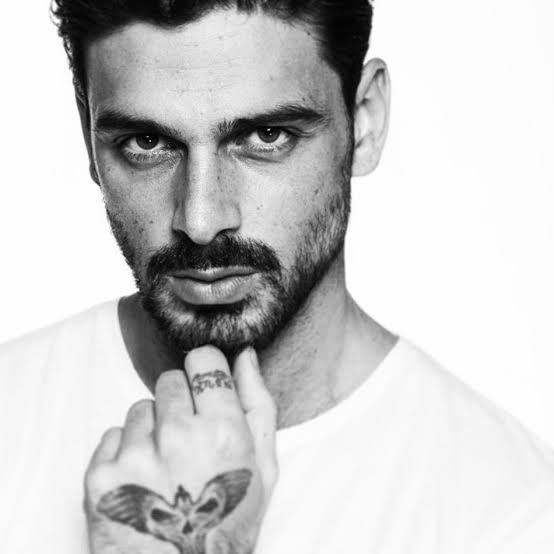 Michele Morrone Resimleri, Michele Morrone Gifleri