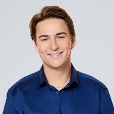 Evan Roderick's Instagram, Twitter & Facebook