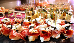 Depuis le 19 mai, l'auberge de maillères a rouvert ses portes, avec une proposition très séduisante de cuisine espagnole, portée. Une Soiree Tapas A 2 Pour Le Retour Des Juernes Pintxos A L Auberge Espagnole