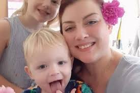 Stranger's act of kindness for mum-of-two who asked Aldi cashier to stop  scanning