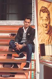 Music video by alif satar performing lelaki seperti aku. Relaxed Evenings With Alif Satar On Ntv7