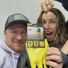 We are honored to announce that Susie and Todd Bulloch (aka Taste Test  Todd) from the world-famous Hey Grill, Hey by Susie Bulloch are joining us  as Heroes Cup coaches for the