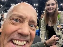 Please let's follow this pages to get some votes for DEDE