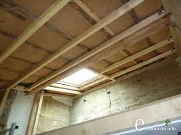 Isolation Ecologique Pose De Panneaux De Fibre De Bois Isolation Combles Isolation Toiture Renovation Vieille Maison