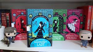 Enola holmes, una intrépida joven que busca a su madre, utiliza su brillante instinto investigador para superar a su hermano sherlock y ayudar a un lord en su fuga. Der Fall Der Linkshandigen Lady Von Nancy Springer
