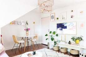 If you live in a rental and struggle decorating your home you need to know about these removable. Interior Decor Vlogger S 3 Tips For Making Rental Home Stylish On Budget Insider