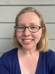 Elizabeth Winer's Instagram, Twitter & Facebook