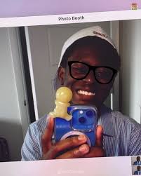 Hi! My name is Samuel. Im majoring in Biochemistry with a minor in compute  Science. I'm a freshman at FIU, I started during the summer term but I'm  very excited for the