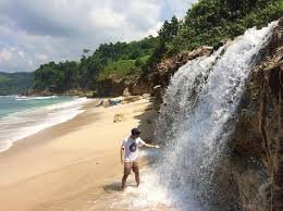 Banyak sekali promo tiket yang bisa anda dapatkan ketika hendak mengunjungi wisata ini, salah satunya adalah promo etiket dengan harga hemat di kantong yang bisa. Pantai Pacar Tulungagung Harga Tiket Masuk Alamat Dan Rute Jalan Menuju Lokasi Mari Liburan Yuk