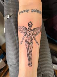 If You Needed A Summer Job…SkinTight Was That Dude.💯