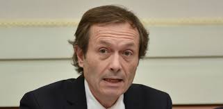 Tras los sobreprecios, un dirigente cercano al Papa no aceptó hacerse cargo  de la compra de alimentos