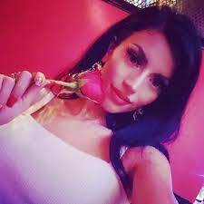 Mia Osman's Instagram, Twitter & Facebook