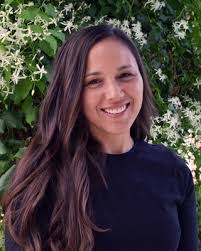 Laura Fine's Instagram, Twitter & Facebook