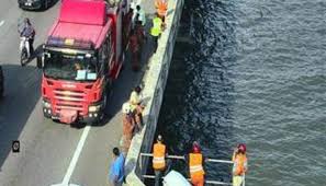 Maybe you would like to learn more about one of these? Suami Terjun Jambatan Pulau Pinang Selamatkan Isteri Sahih