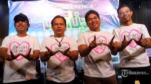 Are you see now top 10 lagu ada band terbaru 2016 results on the web. Download Mp3 Lagu Religi Salam 5 Waktu Wali Lengkap Dengan Lirik Dan Video Klip Tribunnews Com Mobile