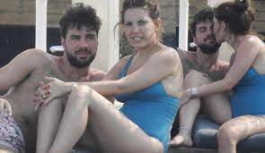 Buğrahan tuncer hakkında merak ettiğiniz ve bilmeniz gereken her şeyi sizin için bu yazımızda yazdık. Ayrilik Ve Barismalarla Dolu Bir Ask Oykusu Eda Ece Bugrahan Tuncer Askinin Tum Detaylari Onedio Com