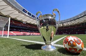 Jurgen klopp has won his first trophy since the 2012 german double with borussia dortmund. Champions League Trophy How Much Is It Worth How Much Does It Weigh Football Sport Express Co Uk