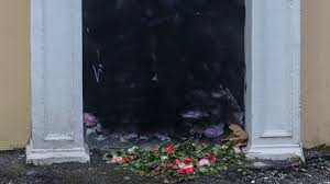 Ytringsfriheten er for meg en utrolig viktig verdi, som vi skal gjøre alt for å hegne om». Kunstanmeldelse Av Making A Martyr Synd At Det Er Tagget Over Resett