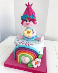 Bellasbakery Shared A Photo On Instagram Buon Compleanno Sofia Bellasbakery Cakedesign Isabellavergani Trolls Cake Trolls Birthday Cake Design