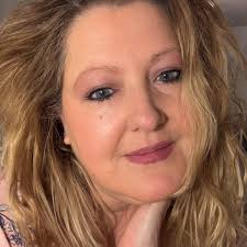 New hair, new person? 🤔 See Moriah's new look