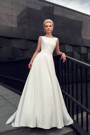 Modern Wedding Gown Modern Wedding Dress Simple Stylish Elegant Wedding Long Train Wedding Dress Minimalist White Ivory Blush Classic Bride Long Train Wedding Dress Wedding Dresses Simple Wedding Dresses