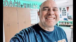 Chris Hulme's Instagram, Twitter & Facebook