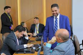 Thyago Freitas | 🚀 São Luís está fechada com quem trabalha de verdade! É Thyago Freitas 2️⃣5️⃣7️⃣7️⃣7️⃣✓💙💚 💪 O vereador Thyago Freitas tem o apoio de toda... | Instagram