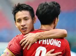 Đỗ hùng dũng (sinh ngày 8 tháng 9 năm 1993), biệt danh dũng chíp, là một cầu thủ bóng đá việt nam trưởng thành tại lò đào đạo câu lạc bộ bóng đá hà nội fc. Aff Cup 2018 Ä'á»— Hung DÅ©ng Tiá»n Vá»‡ Hang Ä'áº§u Viá»‡t Nam Gian Nan Tim Sá»± Kháº³ng Ä'á»‹nh Bong Ä'a Viá»‡t Nam