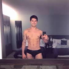 Comunicador audiovisual, fotógrafo, diseñador gráfico, director de arte y stilyng. Andres Camilo On Twitter I M Finding That I Overthink Tweets So I End Up Posting Garbage