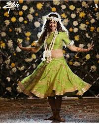 10 Wedding Trends To Steal From Privika S Wedding With Images Mehndi Outfit Indian Wedding Photography Dress Code Wedding
