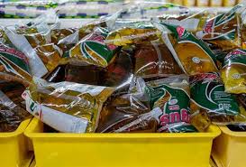 Mulai dari harga minyak goreng curah hingga harga minyak goreng refil yang mempunyai harga lebih murah bila dibanding dengan minyak goreng kali ini hargabulanini.com akan menginformasikan daftar harga minyak goreng terbaru yang kami kutip dari laman hargaterbaru yang terangkum dalam. Harga Minyak Masak Malaysia Terkini