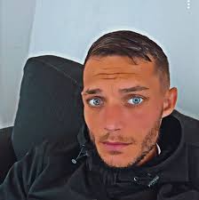 Bonjour, je suis en train de réparer une Clio 3 dci qui a eu un problème  d'injection : de l'eau dans le carburant. Autant dire que j'ai été radical,  j'ai vidé et