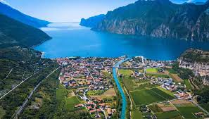 La nostra agenzia opera nel mercato immobiliare locale da oltre 20 anni. Ein Kurzer Spaziergang Vom Zentrum Entfernt Wohnungen Zur Miete In Riva Del Garda Trentino South Tyrol Italien