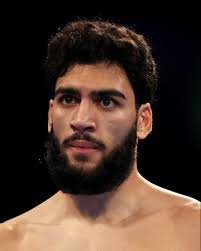 📰 Hamzah Sheeraz will set up a December clash with Denzel Bentley if he  beats Tyler Denny at Wembley. @DeclanTaylor87 writes that the bout would  also likely serve as a world title