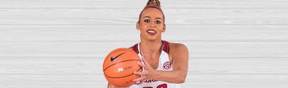 The population was 1,964 at the 2010 census, a decline of 8.3 percent from the figure of 2,136 recorded in 2000. Chelsea Dungee Arkansas Razorbacks