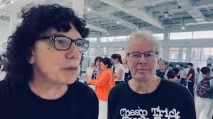 Hey folks at home or abroad E here (now in Beijing) with my guitar slinging  partner Dave Cotterill ..should of put this up yesterday but didnt realize  it was going to be a 6 hour hour train ride ..😳 ...