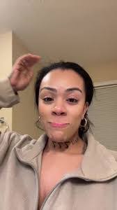 Leah Kenyon's Instagram, Twitter & Facebook