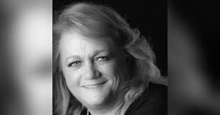 Jeanne Ralls's Instagram, Twitter & Facebook