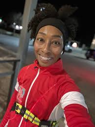 What a beautiful morning ☀️so happy I keep showing up~ Give yourself  permission to run as slow as you need to~miles are miles and they're all  good…🏃‍♀️🏃‍♀️🏃‍♀️🏃‍♂️🏃‍♂️🏃‍♂️ Thanks for the company @