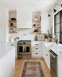 Maybe you would like to learn more about one of these? Vivir Design On Instagram Happy Wednesday Let S Kick The Day Off With Kassandradekoning S Beautiful Kitchen L Home Kitchens Timeless Kitchen Kitchen Decor