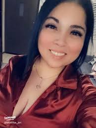 Meet Beatrice: Curvy Influencer and Stylist