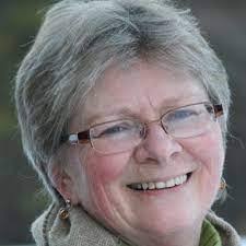 Sandy Daly's Instagram, Twitter & Facebook