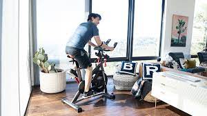 Equipped with 2 vinyl dumbellholders, the ic8 gives a new dimension to your cardio experience. Schwinn Ic4 Review Can This More Affordable Exercise Bike Compete With The Peloton Chicago Tribune