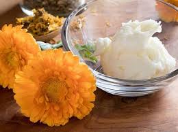 Ringelblumensalbe Selber Machen So Geht S Ringelblumensalbe Selber Machen Ringelblumensalbe Rezept Salbe