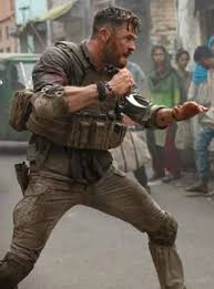 Крис хемсворт, голшифте фарахани, дэвид харбор и др. Extraction 2020 Movie Review Chris Hemsworth S Latest Action Flick Chris Hemsworth Hair Chris Hemsworth Thor Hemsworth