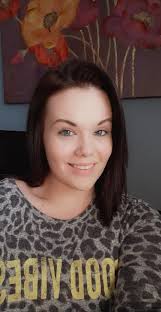 Hello everyone 💚 I am located in Central FL, but LOVE to travel. I'll be  in NH for a week starting Wednesday morning. I'm looking to promote social  media and website engagement